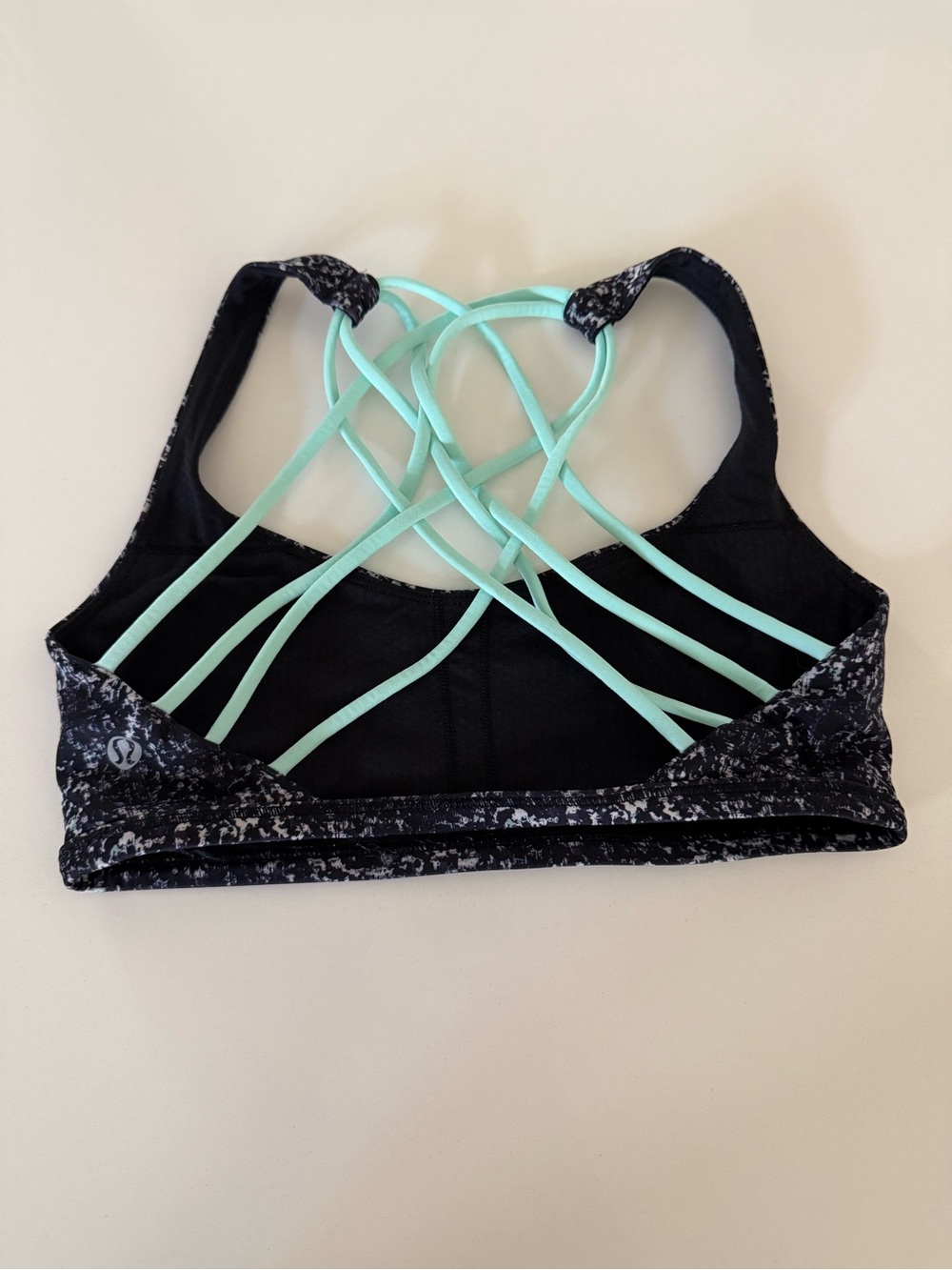 lululemon athletica Black & Mint Strappy Sports Bra Size 4
